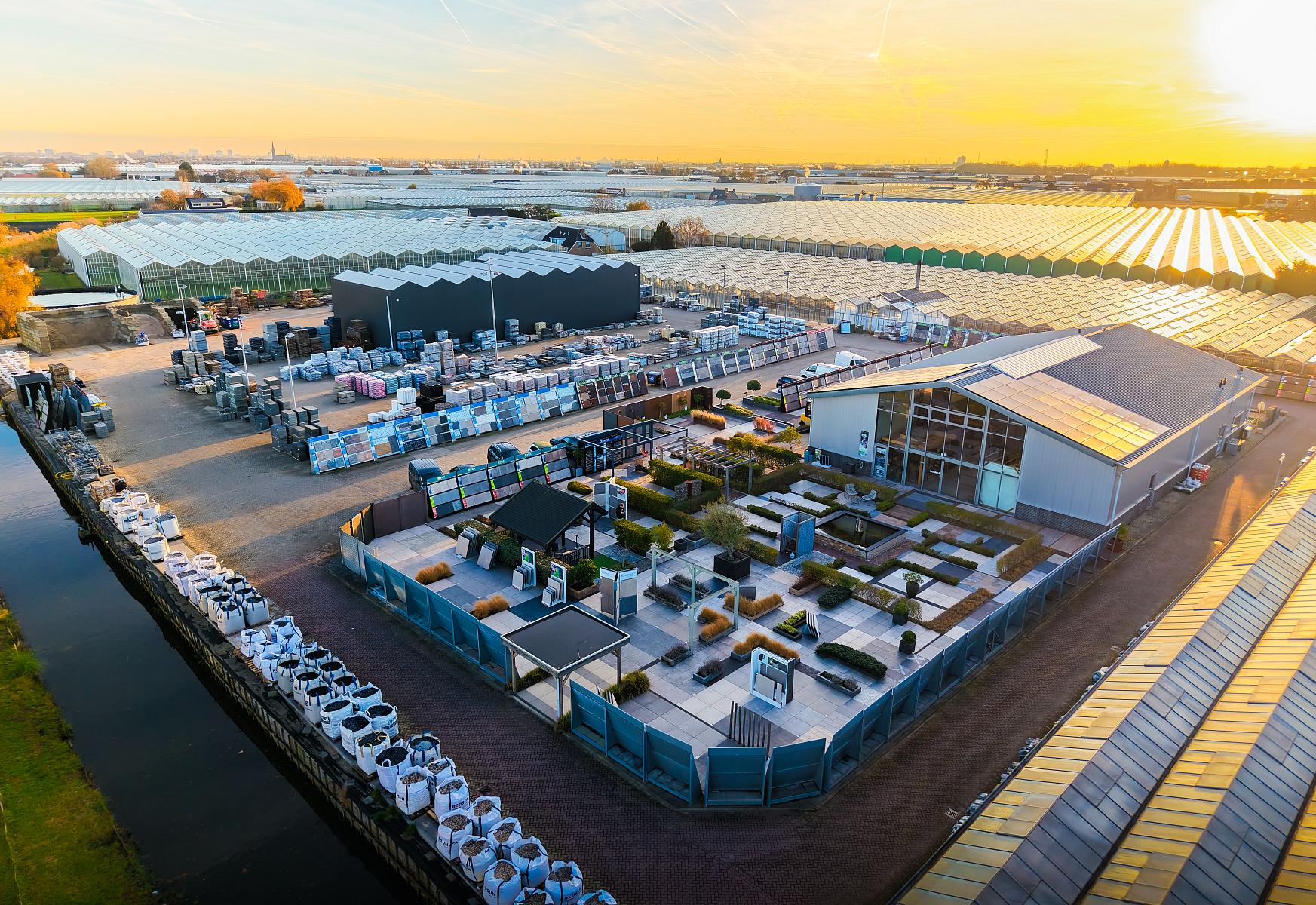 Van der Valk Tuinmaterialen