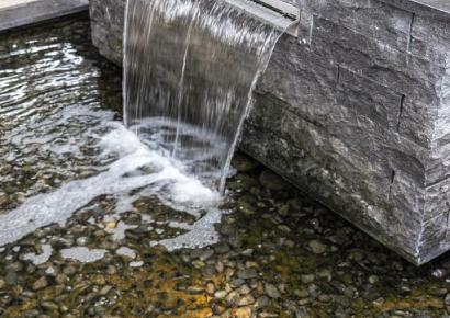 Vijverrand hoek blue moon honed linea 50/50x20x3cm