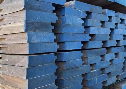 Hardhouten damwand 4cm dik vallend 400cm lang azobe
