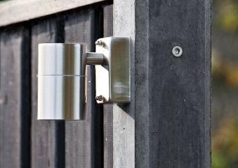 Beton tussenpaal IJssel 10x10x280cm antraciet glad met kabeldoorvoer