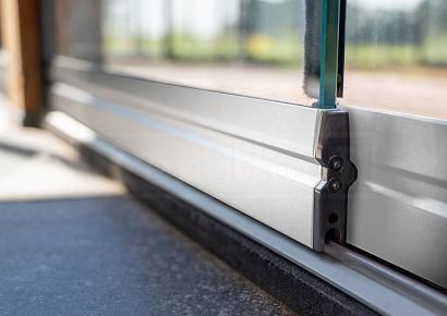 Wandmodule H 223x227cm glazen schuifwand links ral 9010 gebroken wit 3-sporig