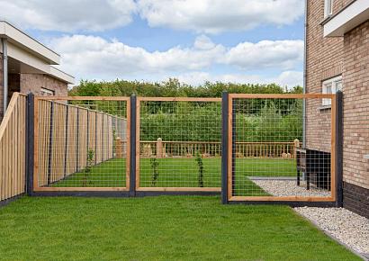 Gaaselement 180x180cm douglas + houten kader 4,5x7cm mw 7,5x7,5cm